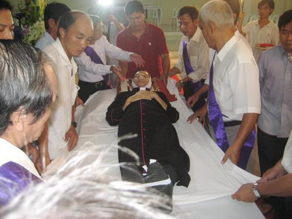 Tổng hợp những điều cần biết về tang lễ tại Việt Nam