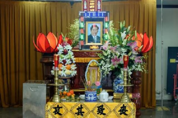 Bàn thờ vong